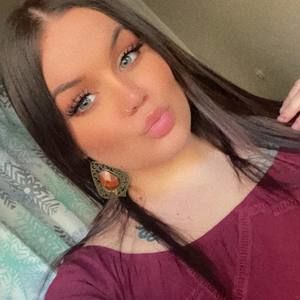 Meet your Posher, Kenzie